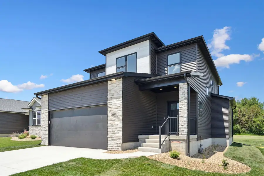 3903 Broomfield Drive, Cedar Falls, IA 50613 - Image #2