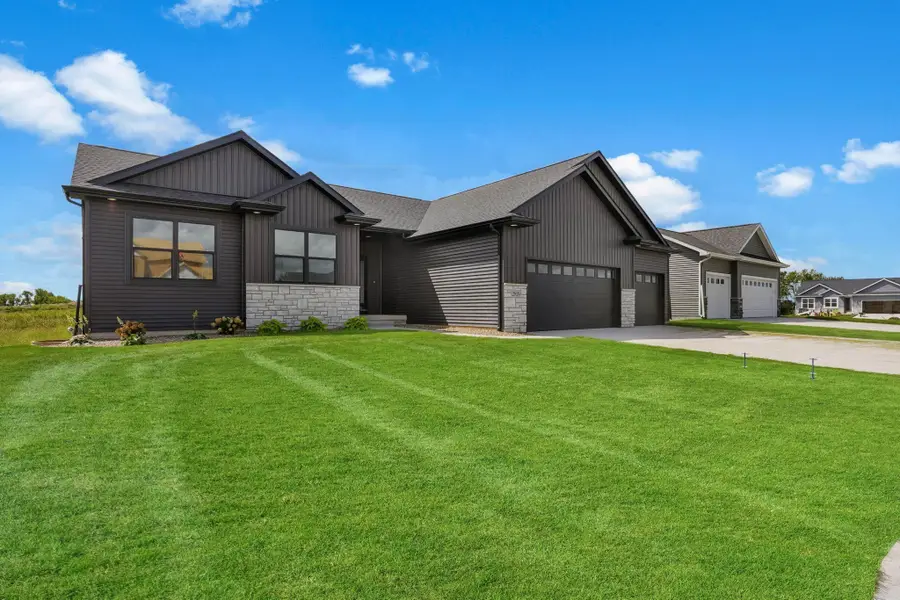 2720 Autumn Woods Drive, Cedar Falls, IA 50613 - Image #3