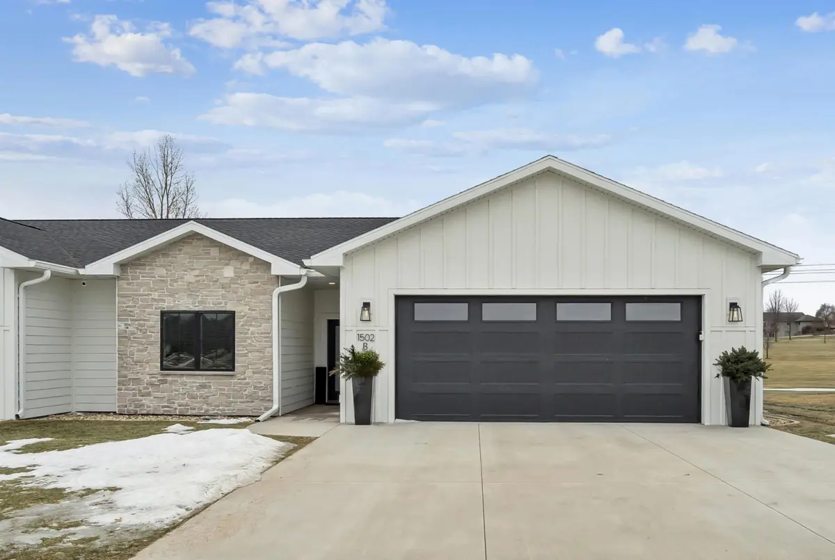 1502 Prairie Drive #B, Grundy Center, IA 50638 - Image #1