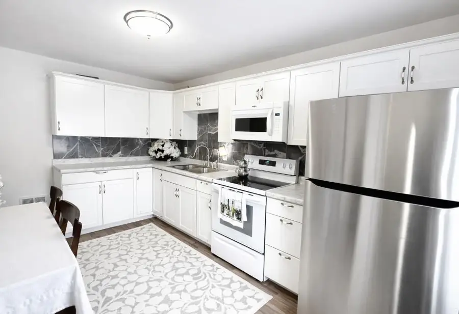 2425 Randolph Street, Waterloo, IA 50702 - Image #3