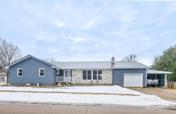 1042 Sherman Avenue, Manchester, IA 52057