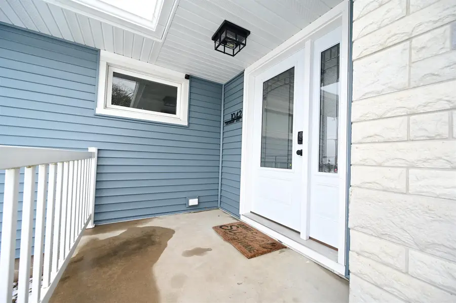 1042 Sherman Avenue, Manchester, IA 52057 - Image #3