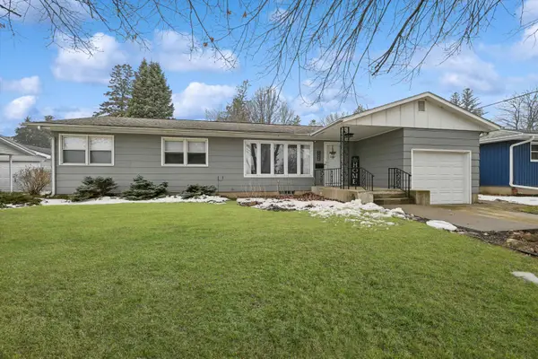 1026 SE 1st Street, Waverly, IA 50677