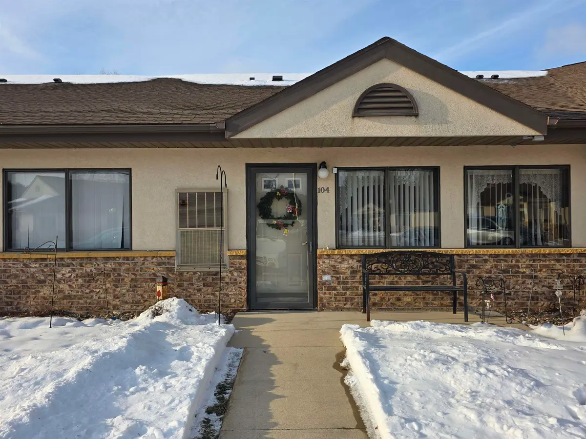 520 S 1st Avenue #104, New Hampton, IA 50659 - Image #1