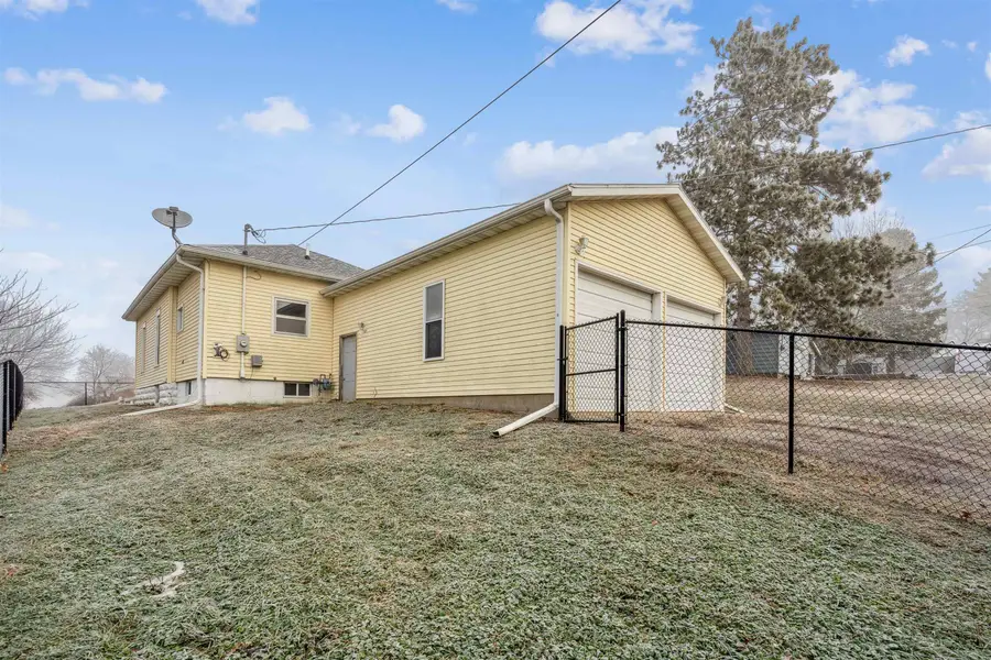 403 3rd Street, Traer, IA 50675 - Image #2