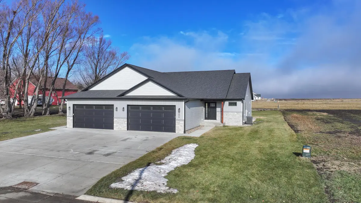 204 E Lillian Avenue, Conrad, IA 50621 - Image #1