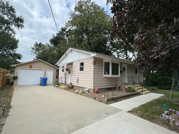 913 Beck Street, Charles City, IA 50616