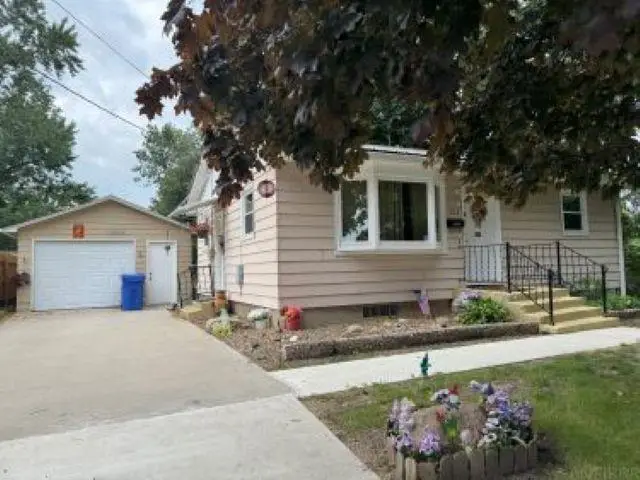 913 Beck Street, Charles City, IA 50616 - Image #2