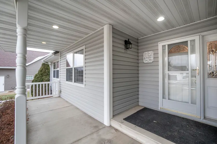 1306 Dalton Drive, Waverly, IA 50677 - Image #2