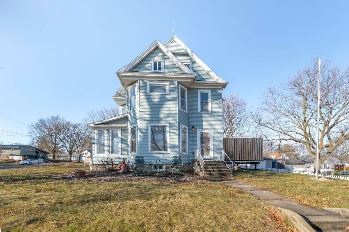 821 College Street, Cedar Falls, IA 50613 - Image #1