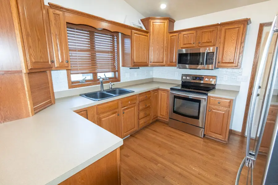 1033 Barrington Drive, Cedar Falls, IA 50613 - Image #2