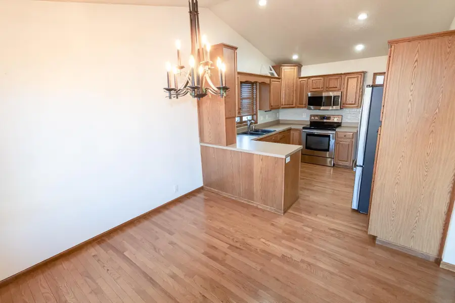 1033 Barrington Drive, Cedar Falls, IA 50613 - Image #3