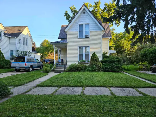 607 E Main Street, Decorah, IA 52101