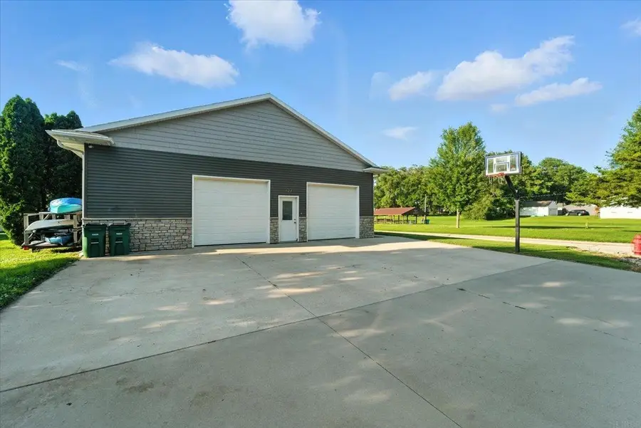 127 Doyle Avenue, Evansdale, IA 50707 - Image #2