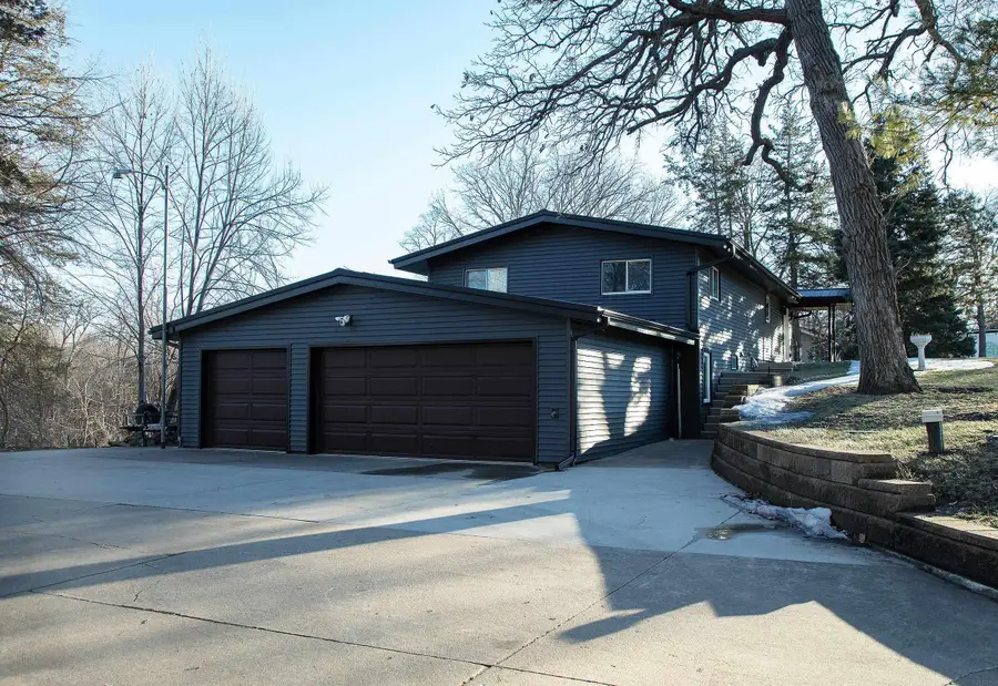 206 Island View Drive, Waverly, IA 50677 - Image #2
