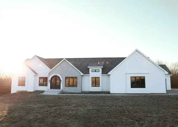 308 Arrowhead Ridge Road, Denver, IA 50622