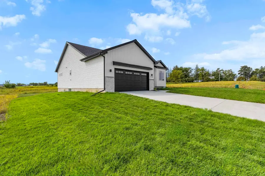 128 Paradise Blvd, Waterloo, IA 50701 - Image #2