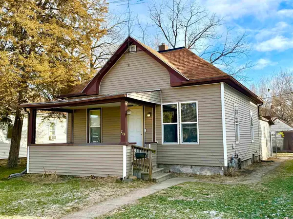 719 W 1st Street, Waterloo, IA 50701