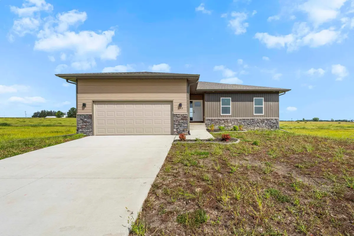 155 Paradise Blvd, Waterloo, IA 50701 - Image #1