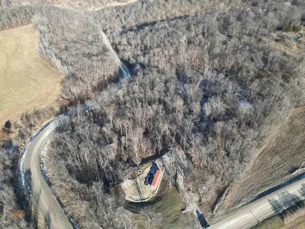 186 Ellingson Bridge Dr., Decorah, IA 52101