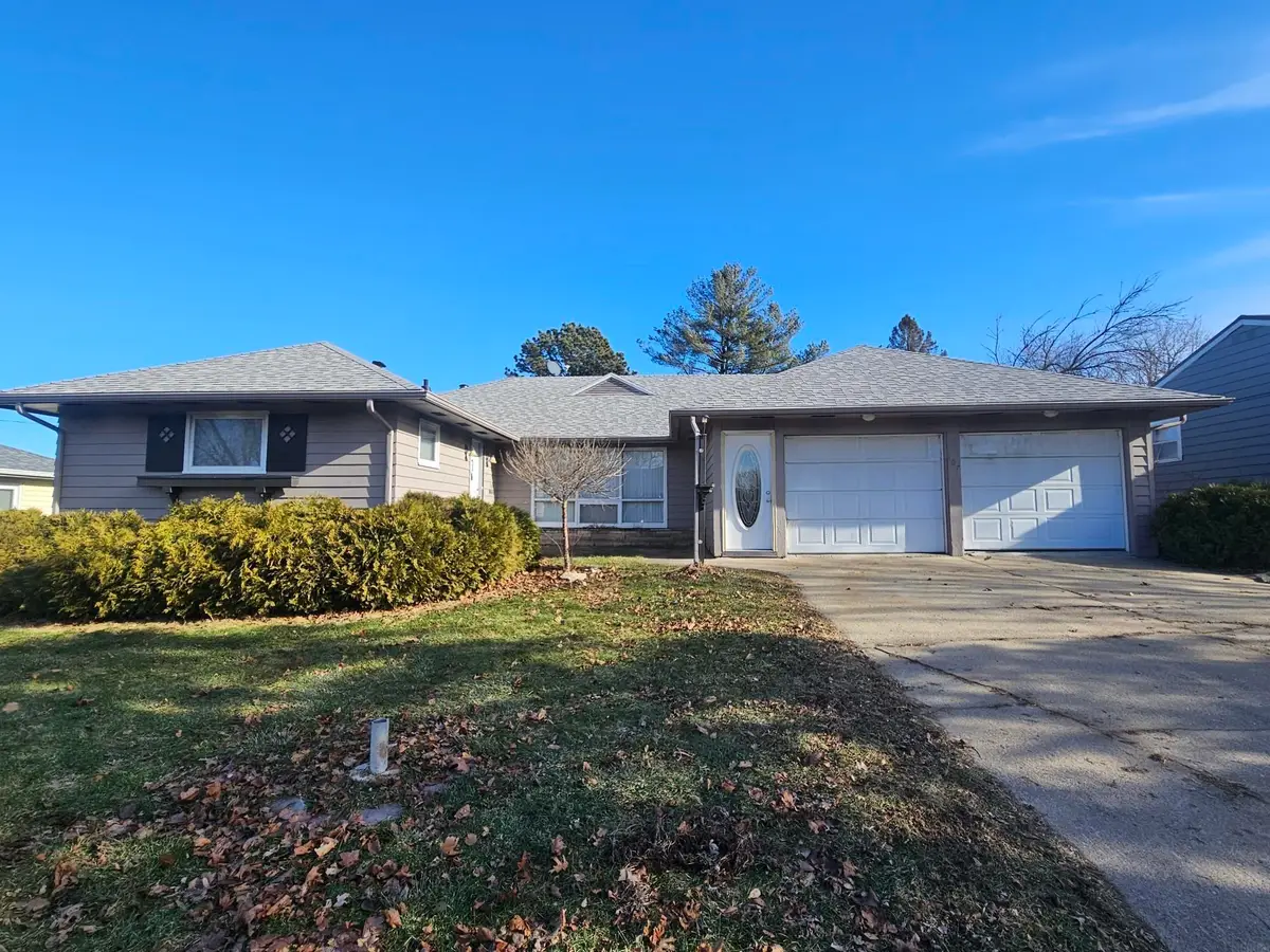 107 9th Ave Se, Oelwein, IA 50662 - Image #1