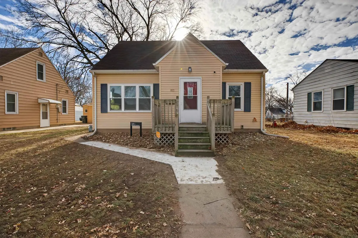 813 Kern Street, Waterloo, IA 50703 - Image #1