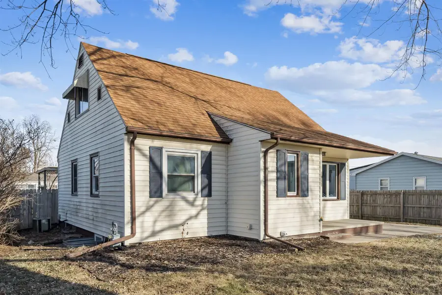 1911 Cornwall Avenue, Waterloo, IA 50702 - Image #2