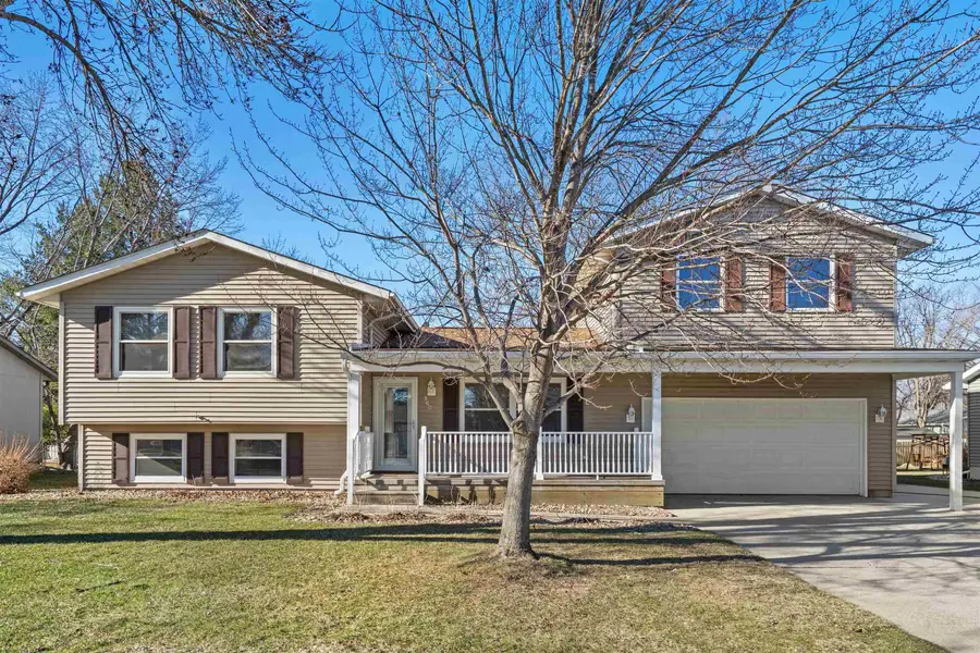 860 Juniper Drive, Waterloo, IA 50702 - Image #2