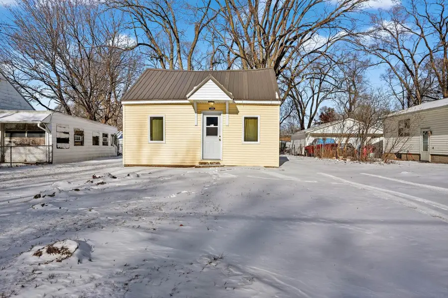 235 Feldt Avenue, Evansdale, IA 50707 - Image #2