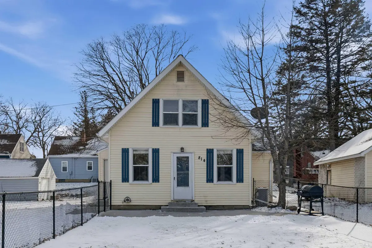 814 E Mitchell Avenue, Waterloo, IA 50702 - Image #1