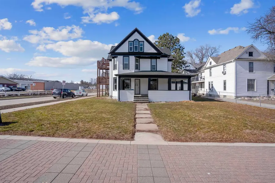 2007 College Street, Cedar Falls, IA 50613 - #2