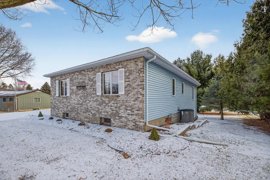 1508 Hickory Heights Drive, Waverly, IA 50677 - Image #2