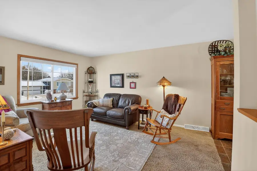 3927 Spruce Hills Drive, Cedar Falls, IA 50613 - Image #3