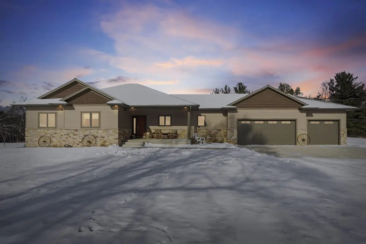 9680 Sylvan Drive, Janesville, IA 50647 - Image #1