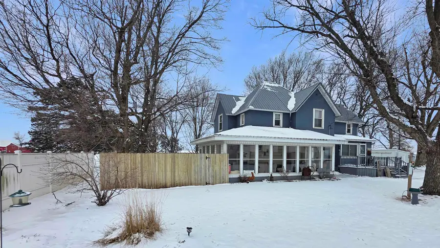 1065 230th St Street, Waverly, IA 50677 - Image #2