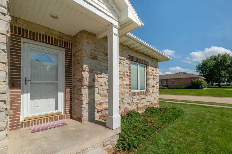 3814 Eastpark Rd., Cedar Falls, IA 50613 - Image #2