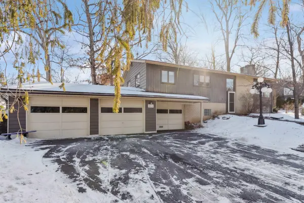 1424 W Ridgewood Drive, Cedar Falls, IA 50613