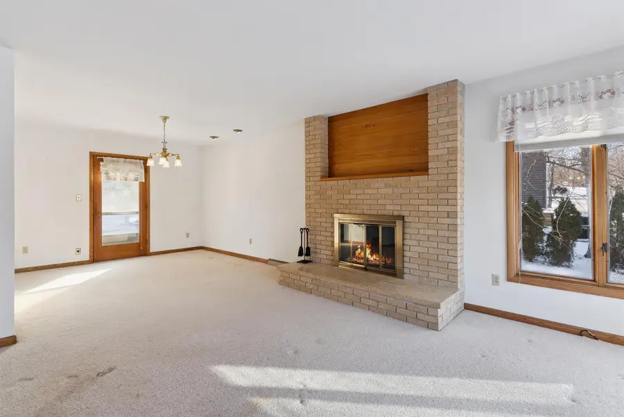 1424 W Ridgewood Drive, Cedar Falls, IA 50613 - Image #3