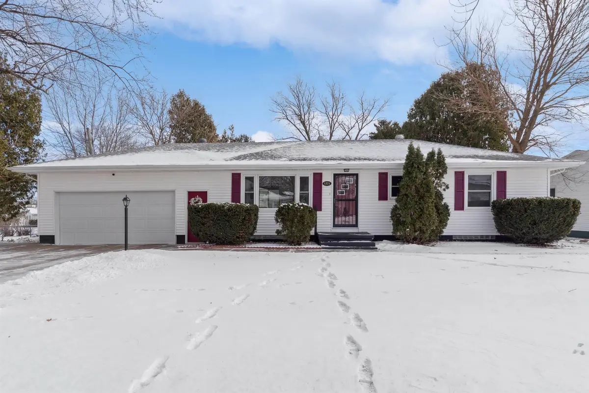 1221 Julian Avenue, Waterloo, IA 50701 - Image #1