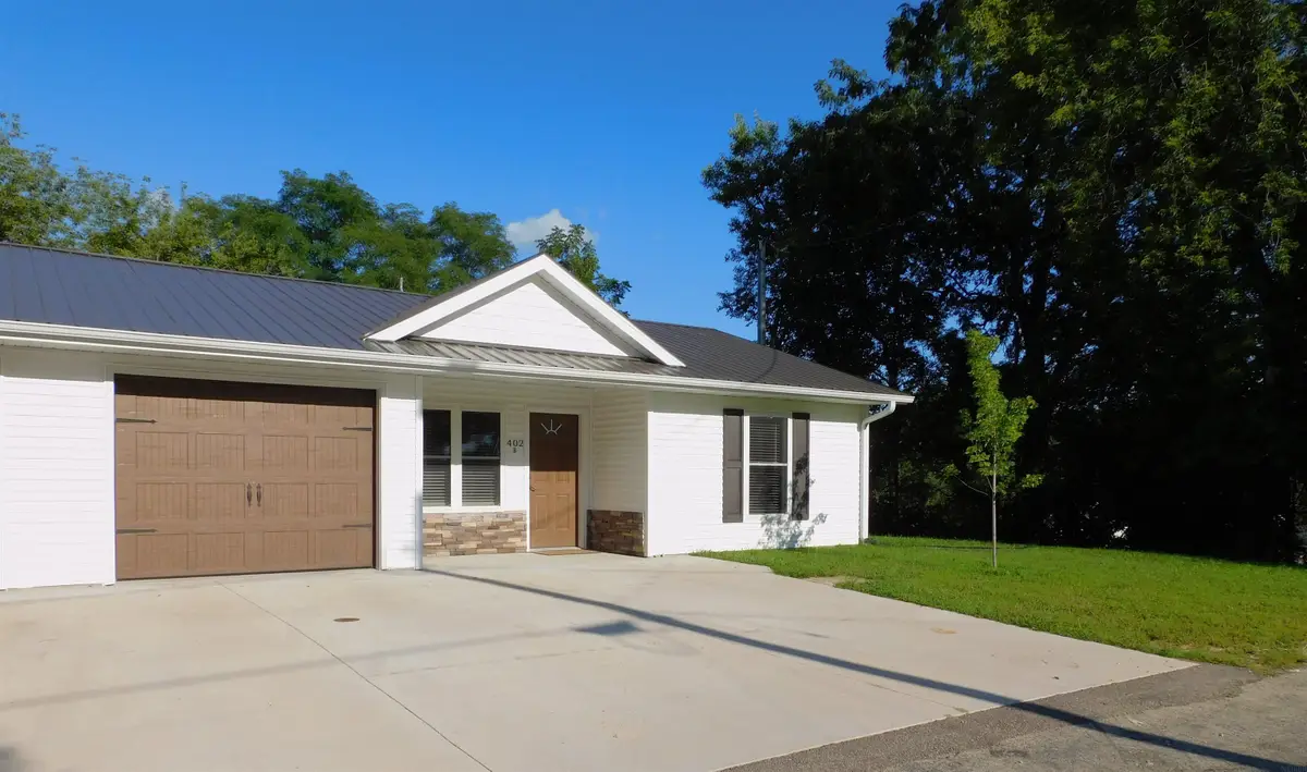 402b 5th Street, Delhi, IA 52223 - Image #1