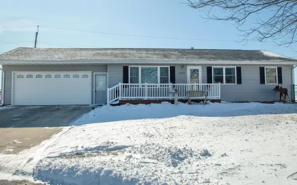 1027 Dorothy, Parkersburg, IA 50665