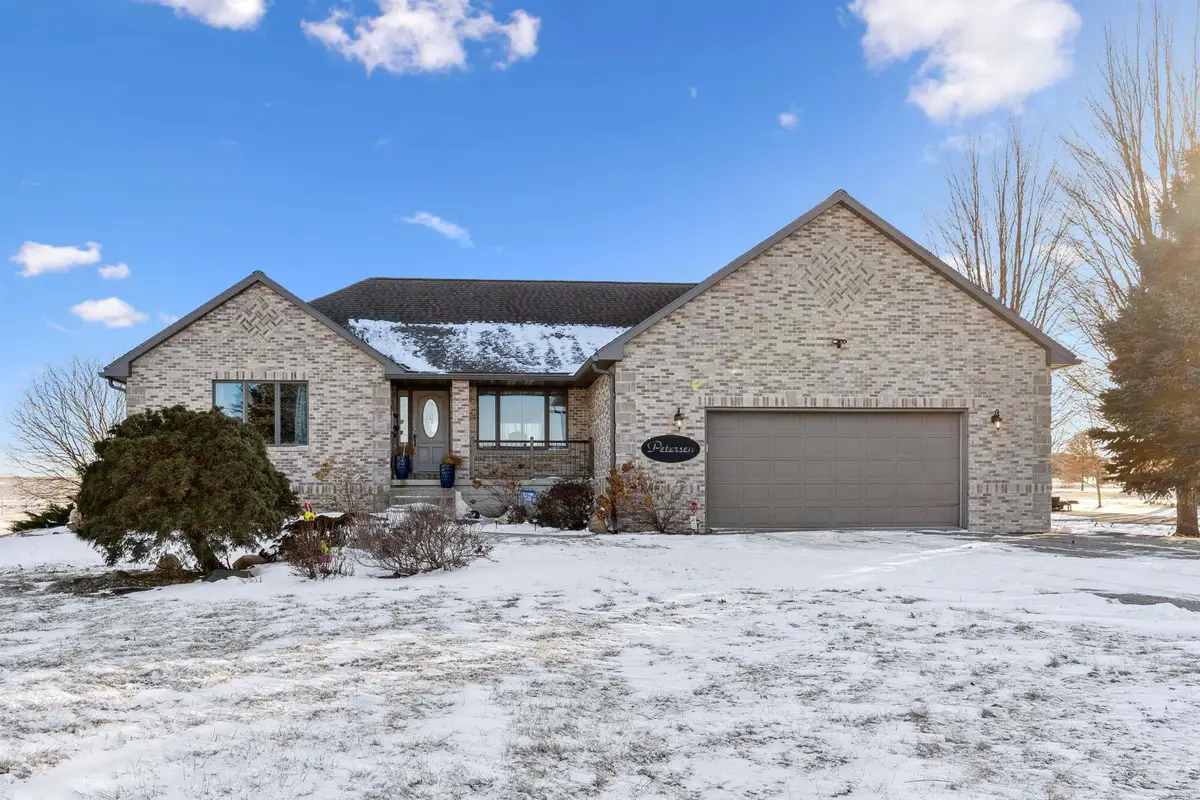 8383 W Ridgeway Avenue, Cedar Falls, IA 50613 - Image #1