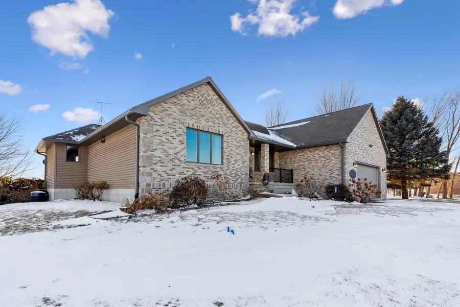 8383 W Ridgeway Avenue, Cedar Falls, IA 50613 - Image #3