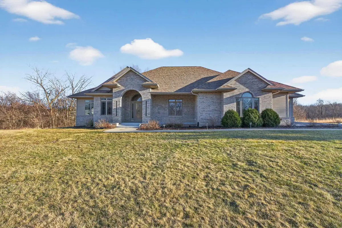 3090 59th Street Trail, Vinton, IA 52349 - #1