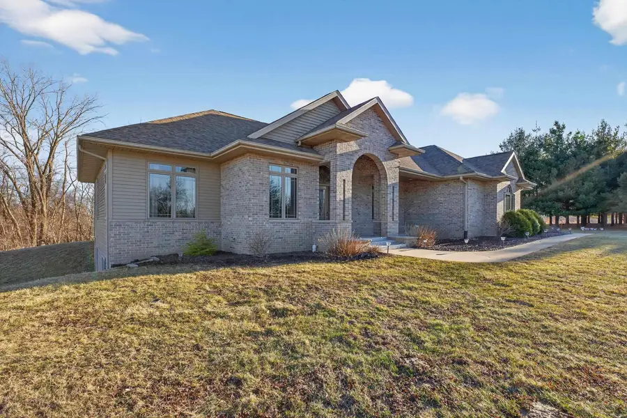 3090 59th Street Trail, Vinton, IA 52349 - #3