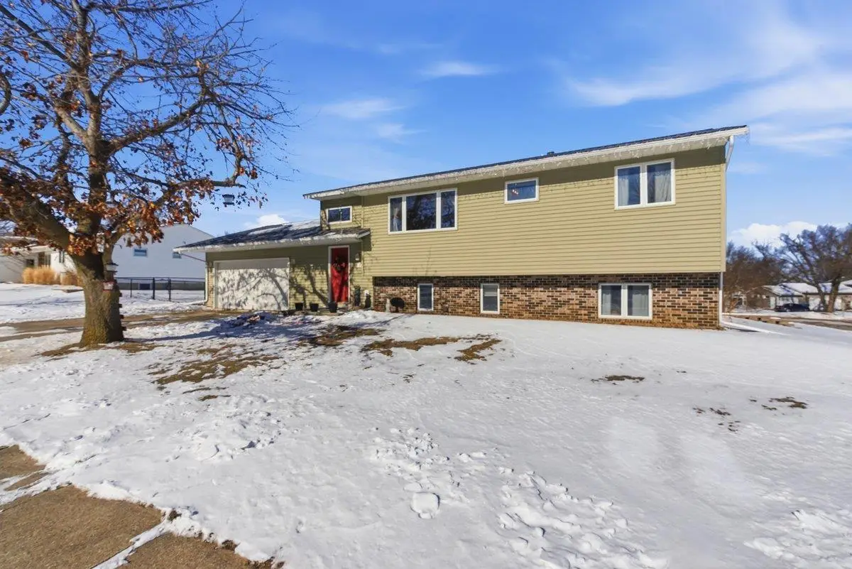 930 Prestien Drive, Denver, IA 50622 - #1