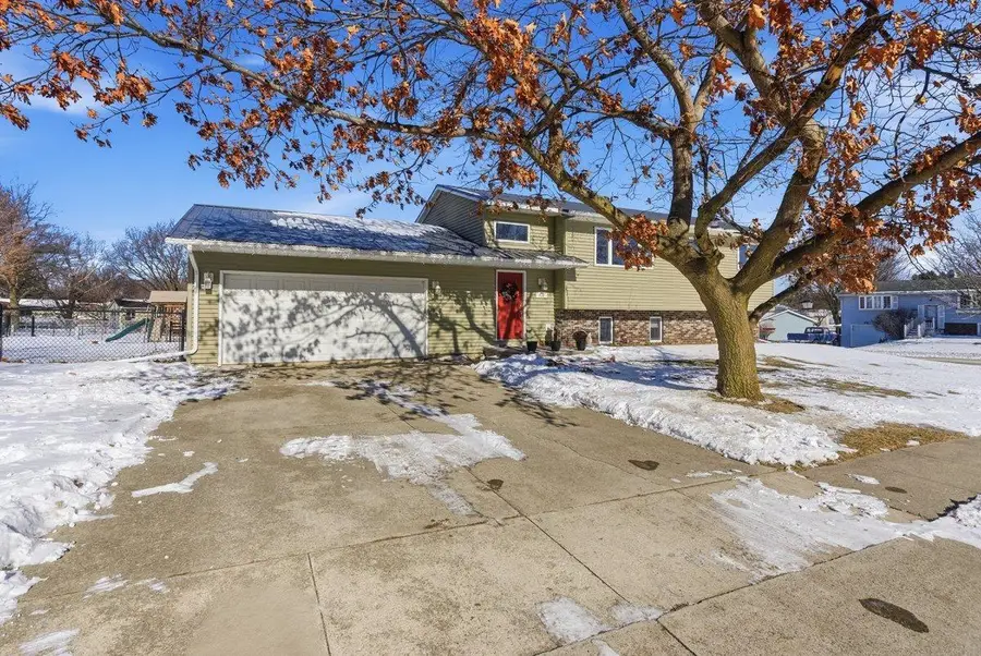 930 Prestien Drive, Denver, IA 50622 - #2