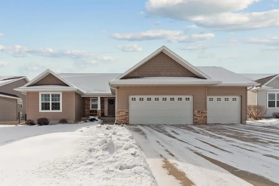 4301 Sonoma Drive, Cedar Falls, IA 50613 - Image #2
