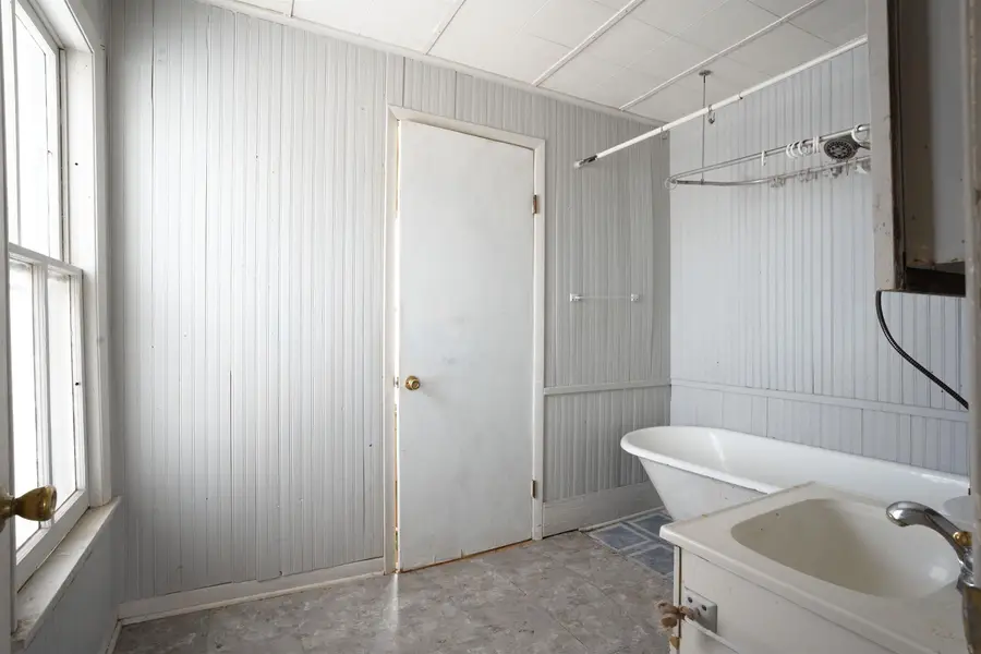 305 Park Street, Reinbeck, IA 50669 - #3