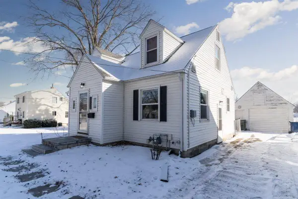 1901 W 7th Street, Waterloo, IA 50702